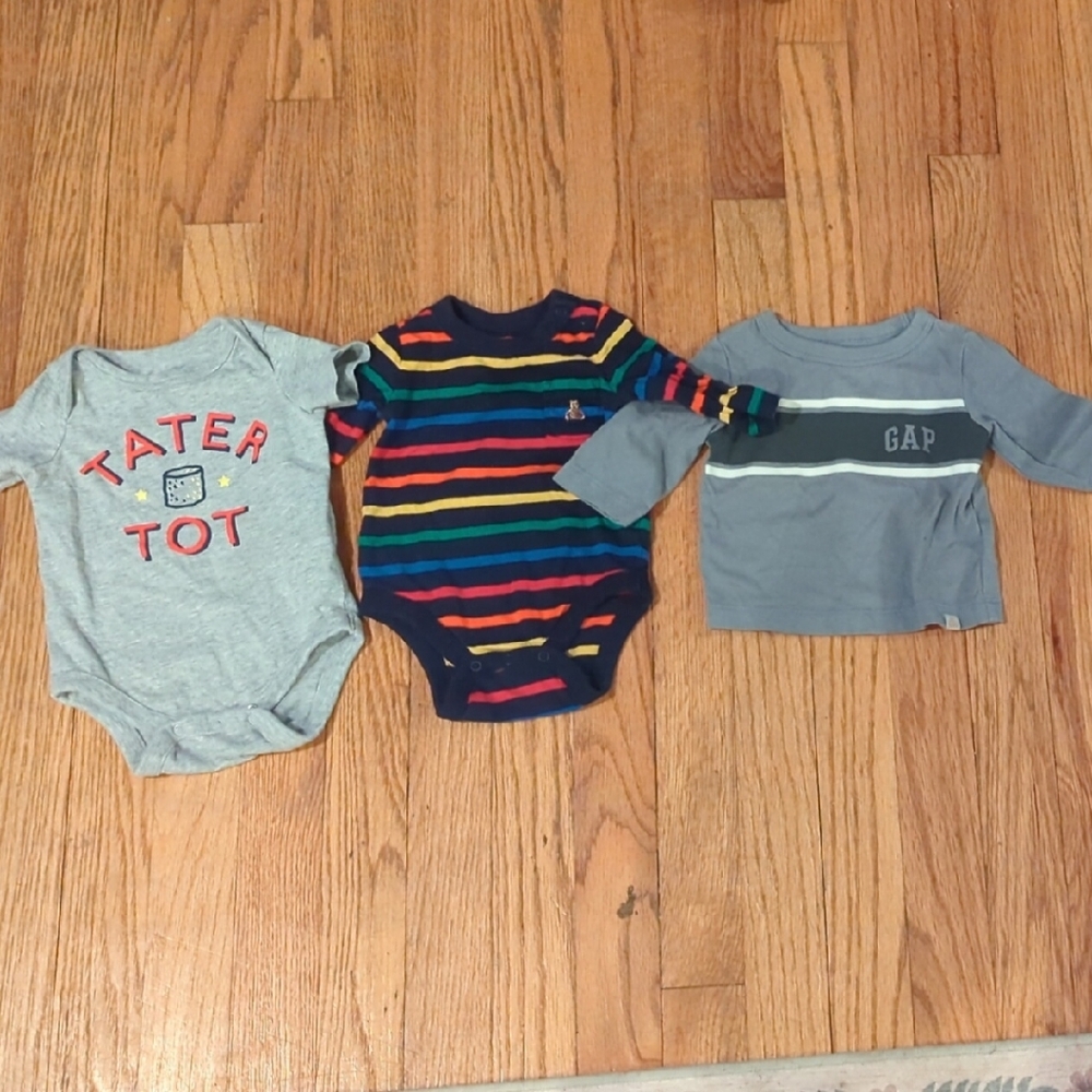 Baby GAP 0-3 Month Shirt And Bodysuit Bundle
